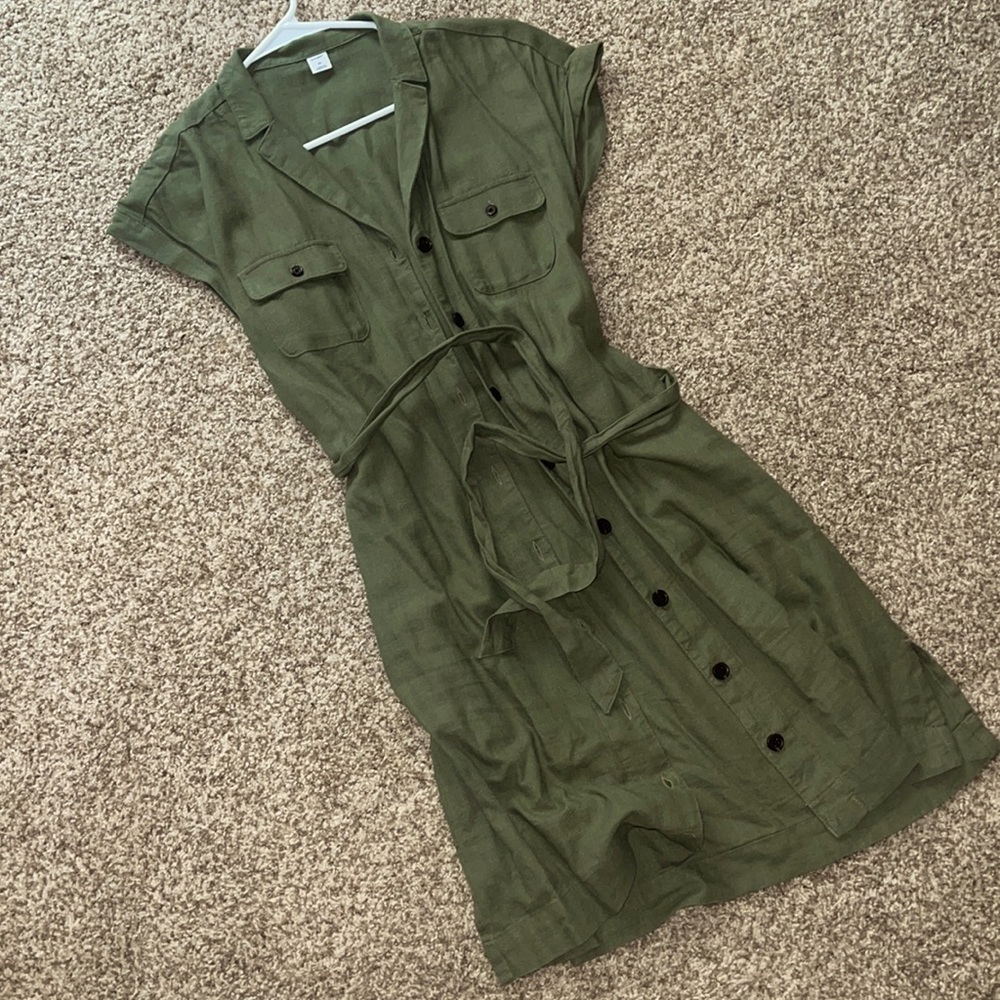 Button down dress. Army green color. Build in waist belt that can be taken off.